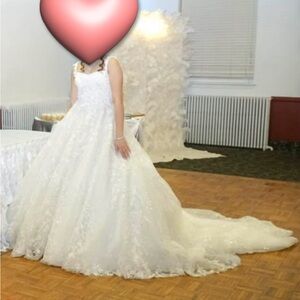 Elegant White Lace Wedding Dress